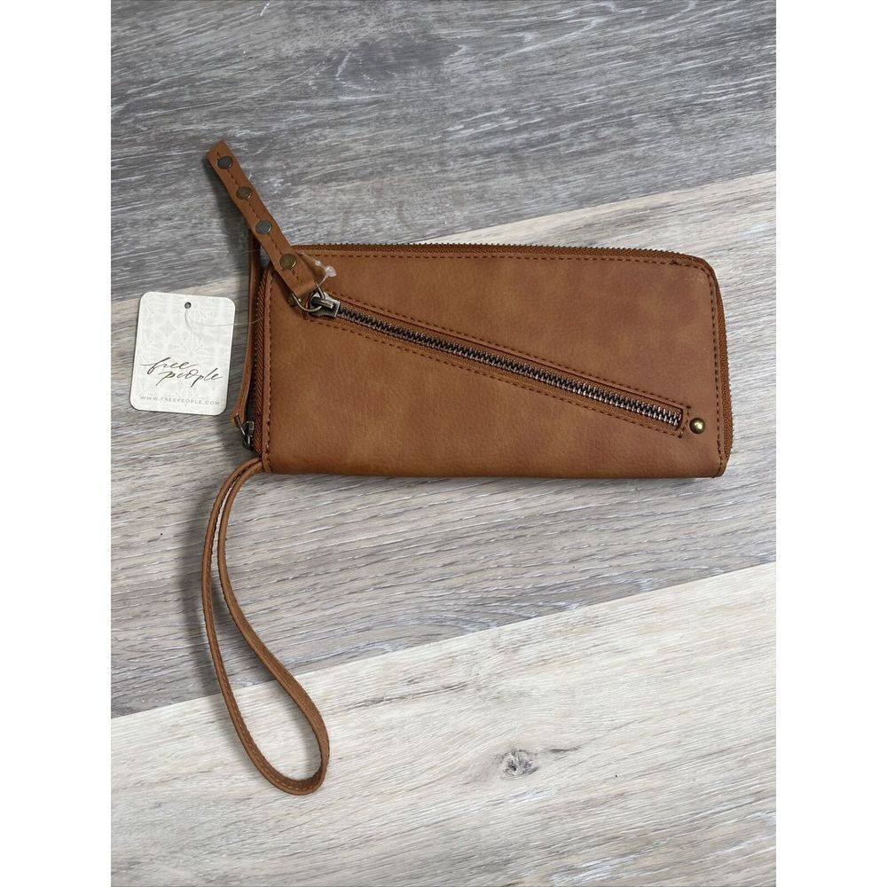 *Free People Wallet Brown Distressed Vegan Wristlet Strap Zip Closer Clutch NEW - Picture 1 of 5